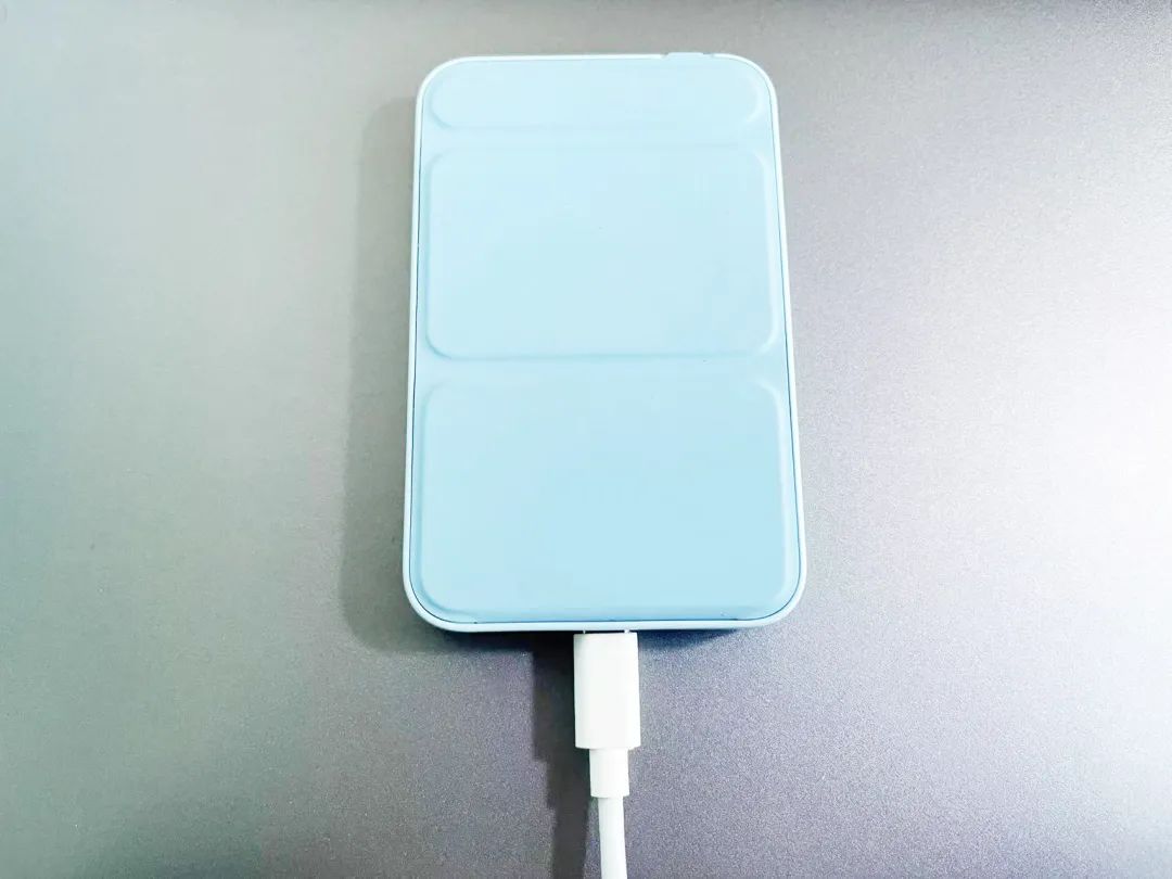 手机充电宝安全使用,充电宝使用方法和注意事项