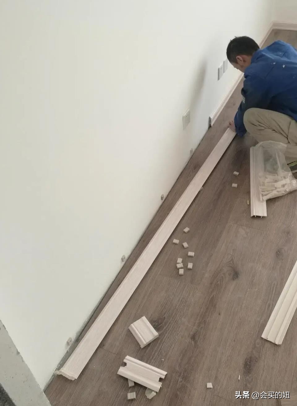 刮腻子怎么避免刷到玻璃上,刮腻子遇到坑怎么办