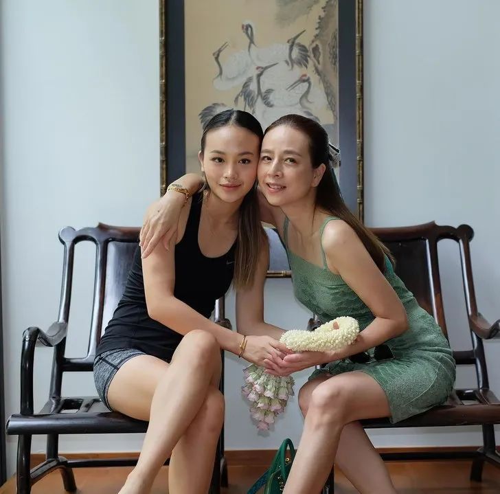 泰国第一华裔名媛,56岁泰国名媛