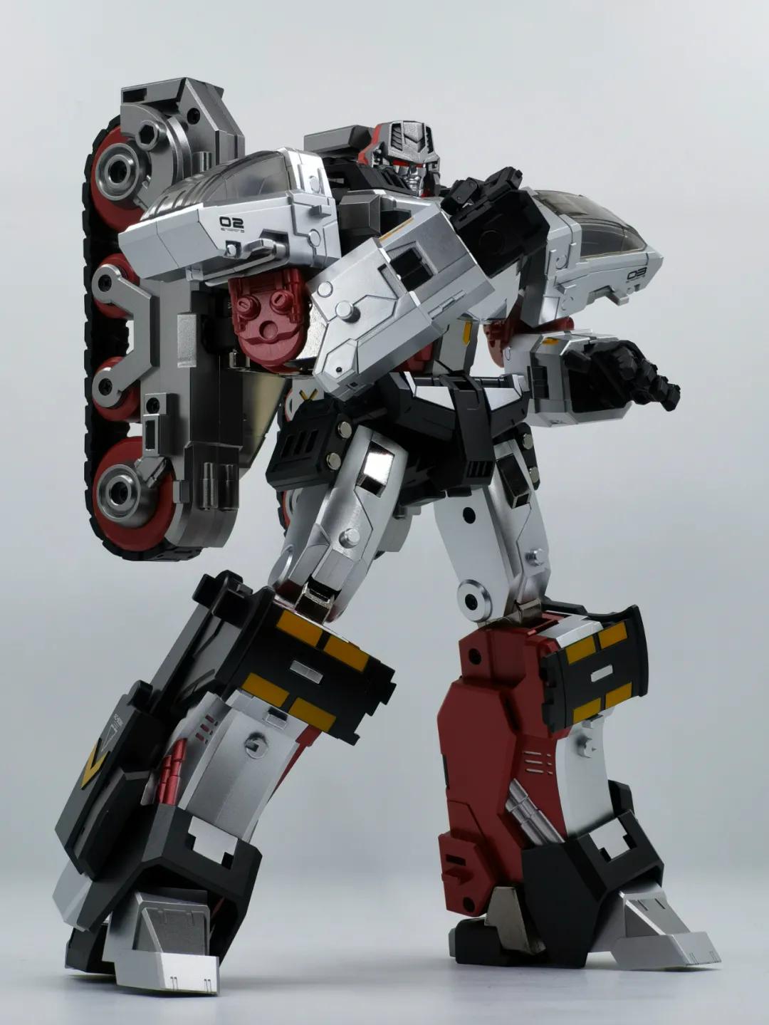 我的变形金刚玩具,比人还高的玩具变形金刚