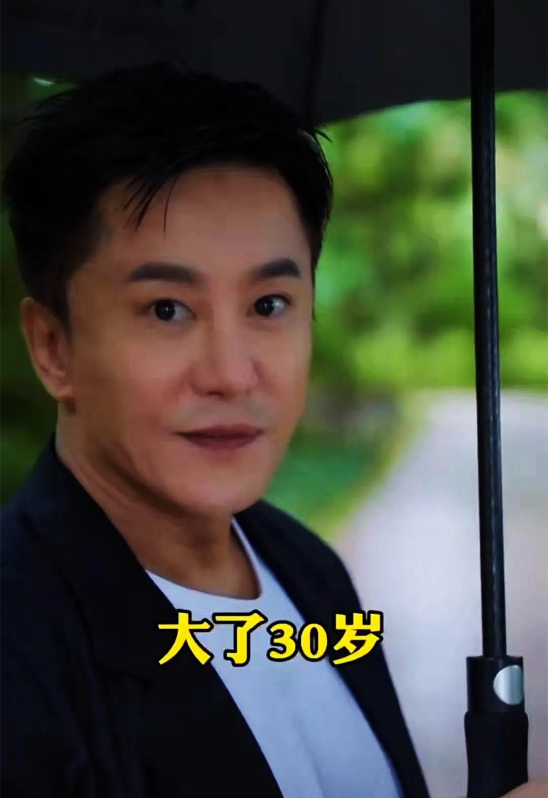 毛宁51岁再次翻红了吗,毛宁依旧阳刚帅气潇洒