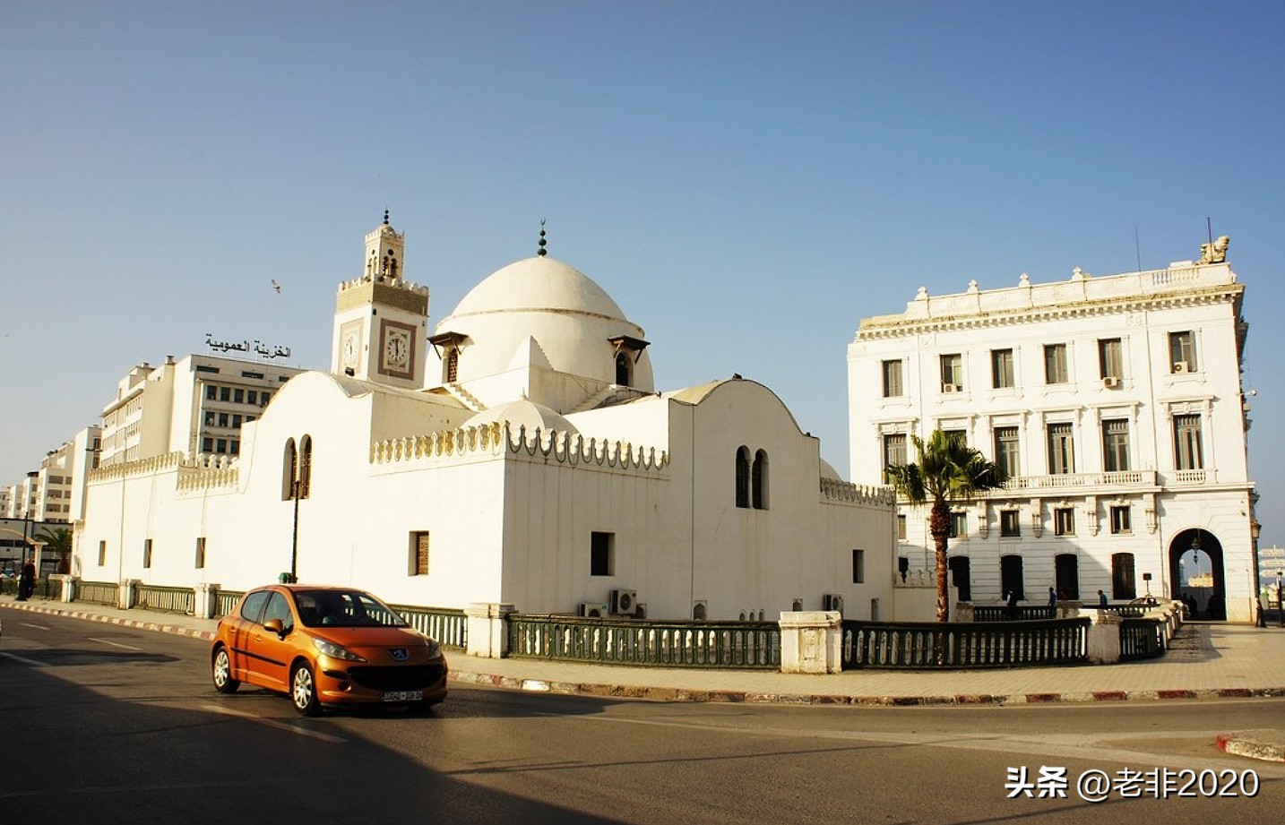 我在非洲遇见过两次小冲突，算是见识了中国护照的威力