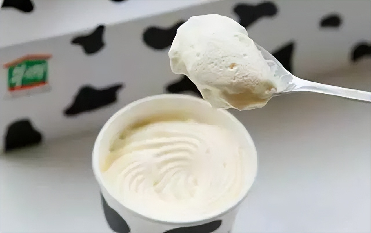 乳脂奶油和牛奶奶油有什么区别啊,黄油炼乳有什么区别