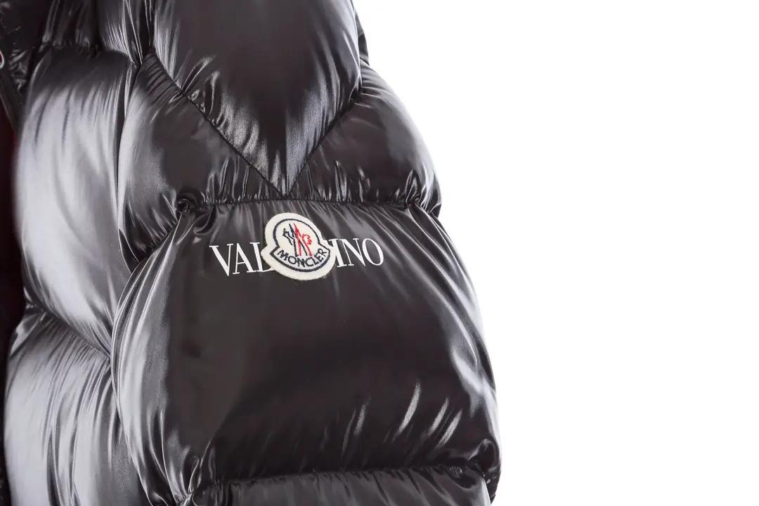 上万元加拿大鹅羽绒服网店仅售50,moncler经典款羽绒服