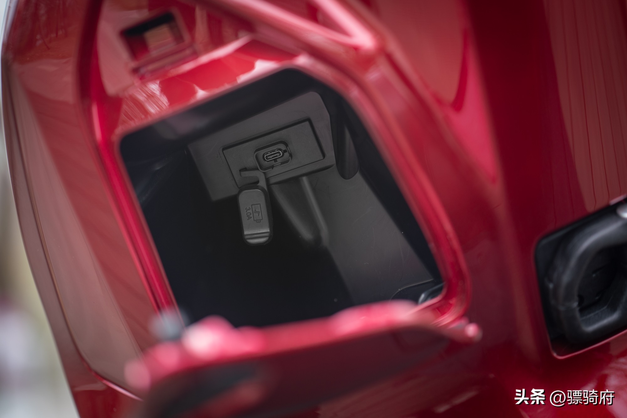 2020款本田lead125是缸头水冷吗,本田lead125和铃木uy125哪个动力强