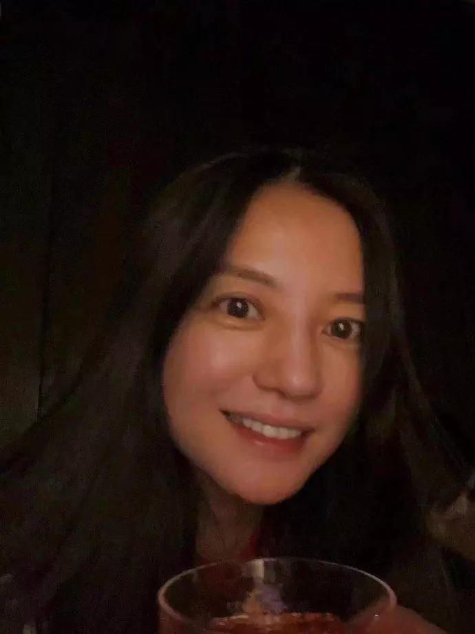 赵薇发福变胖后又满面油光出镜,赵薇近况发福图片