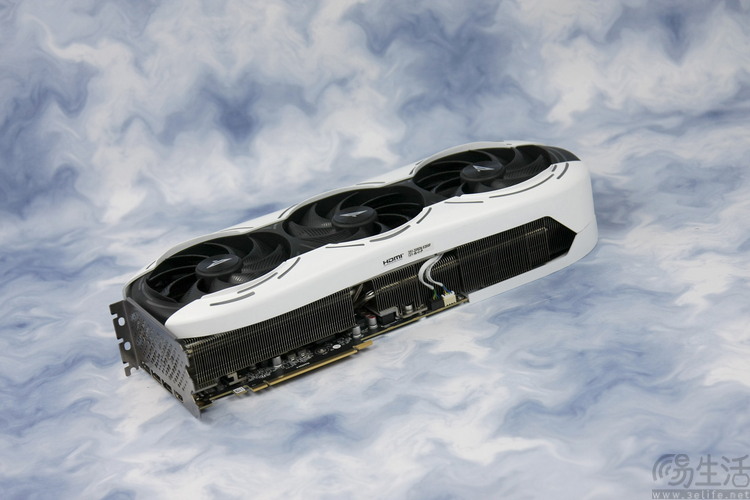 索泰RTX4090旗舰,索泰rtx4060-8goc实测