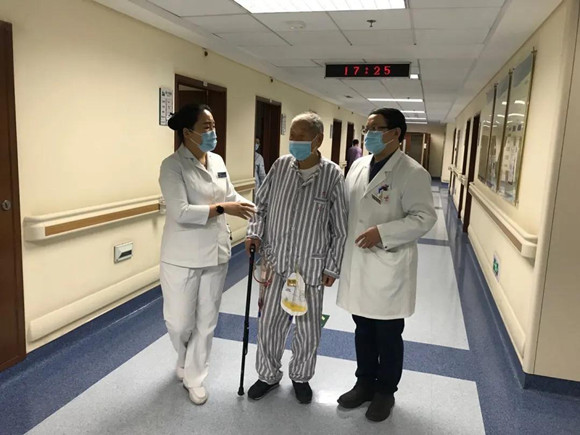 男子发高烧被诊断,男子高烧住院因治疗无效宣布死亡