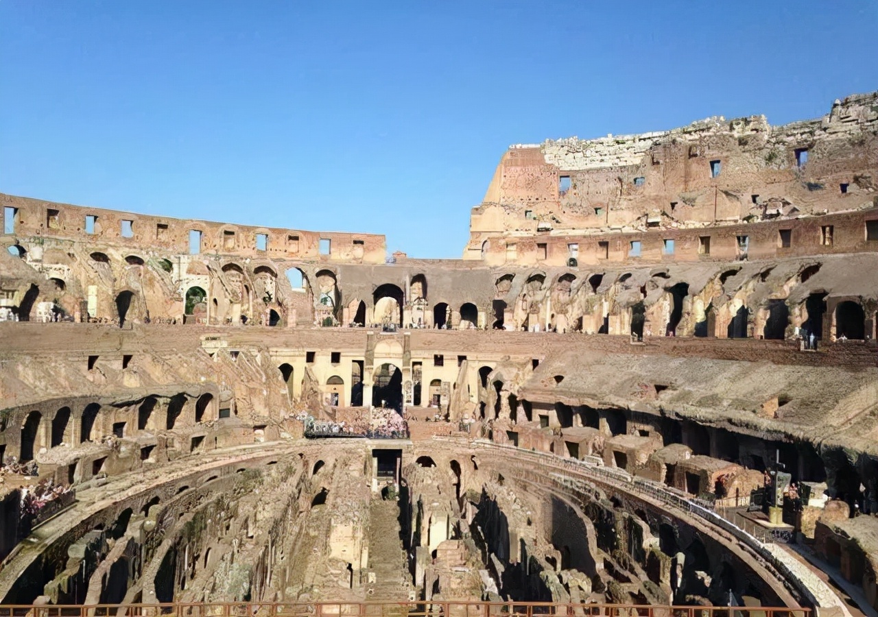 意大利罗马旅游必去的地方,罗马在意大利的哪个位置