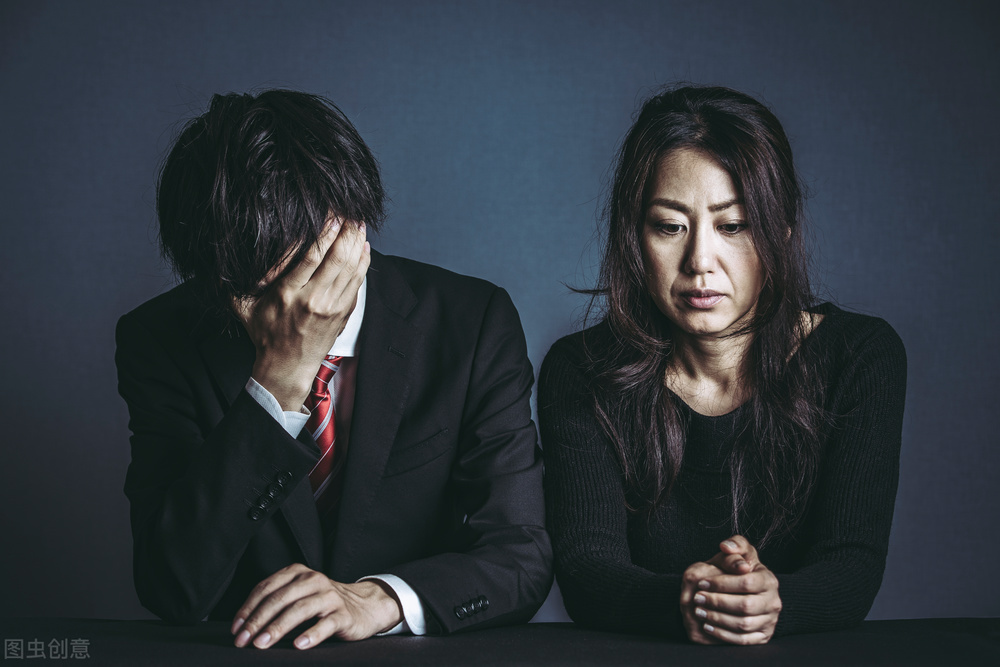 女朋友进退两难时该如何博取芳心,女朋友比自己小2岁怎么办