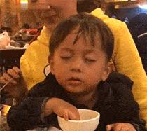 搞笑一刻:美女这波操作我还没见过,难道这样上车有什么说法?