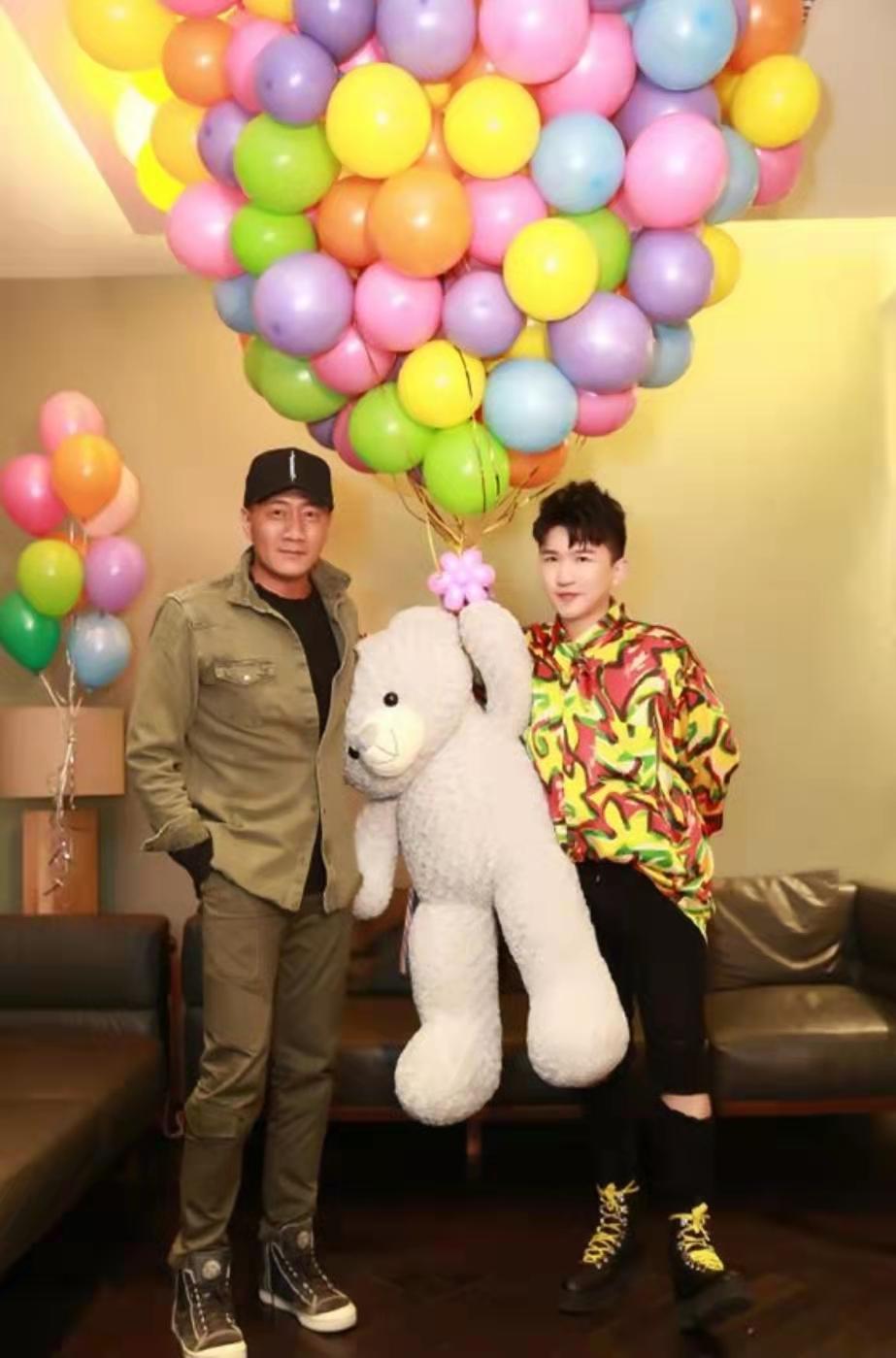 张大大为什么去娱乐圈,张大大为什么认识这么多女艺人