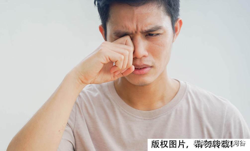 眼睛干涩发痒有虫,女子眼干去医院检查后发现螨虫