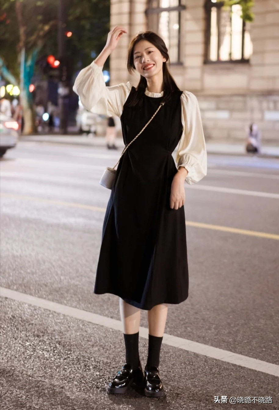 现在乐福鞋穿搭,今年乐福鞋流行亮皮还是哑光