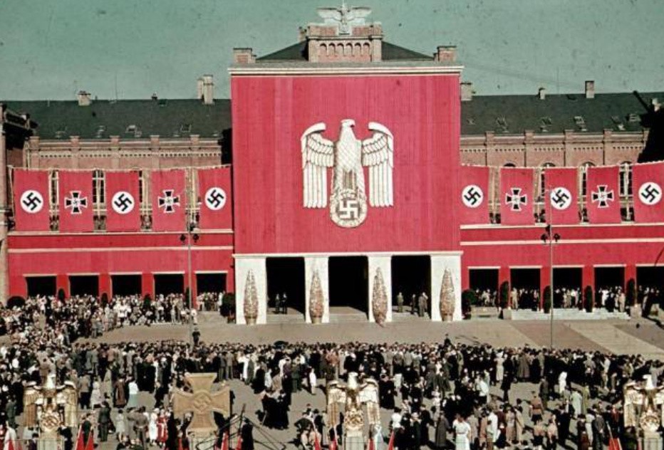 纳粹为什么用卐作为标志,纳粹卐字符的来历