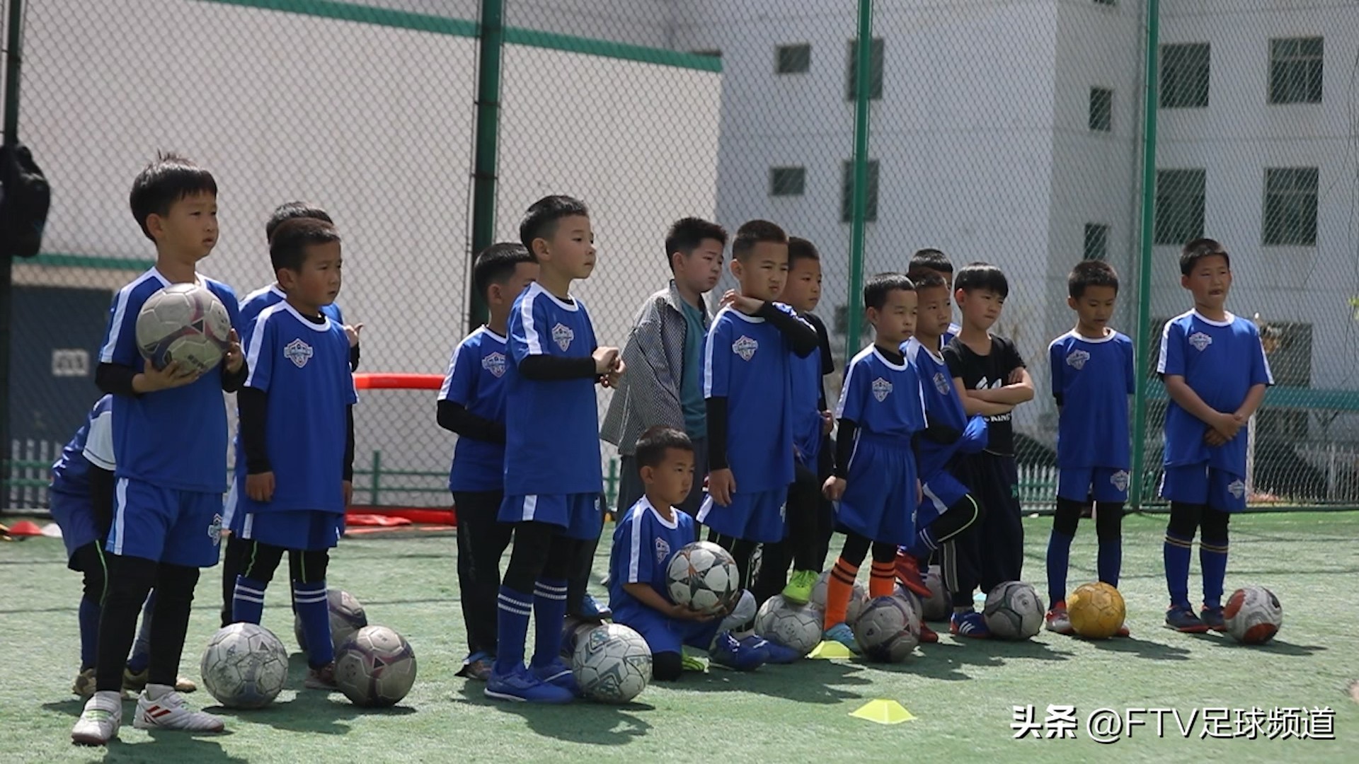 豪杰俱乐部是怎么赚钱的,豪杰足球俱乐部在哪里