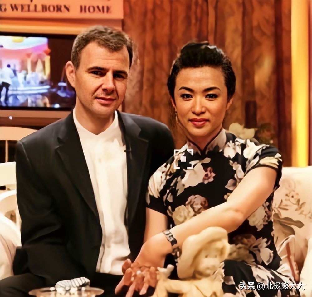 “变性人”金星的双性人生：娶过女人也嫁过男人，28岁成为女人