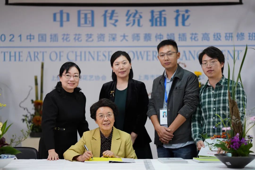 花与茶联合经营——这家500平方米的大花店，做出了一年超千万元营业额