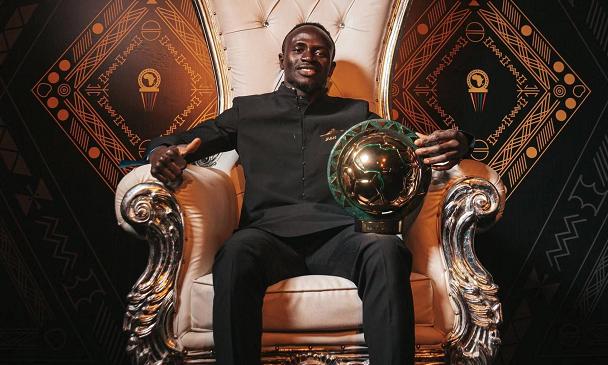 马内再次获得非洲先生！不甘心当萨拉赫“副手”，马内成拜仁核心