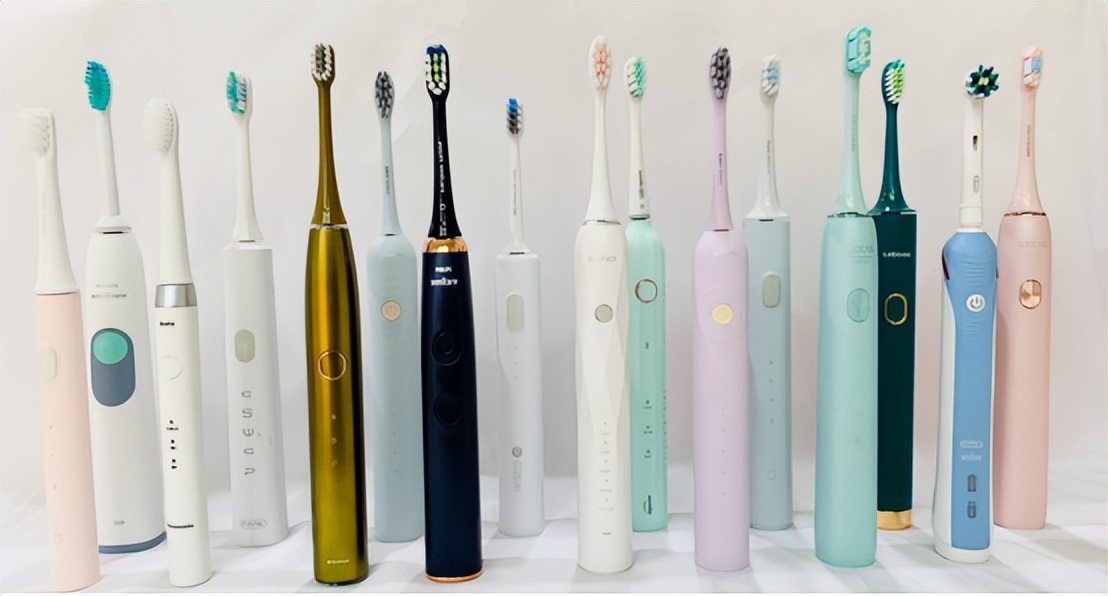 戴牙套期间需要哪些工具清洁牙齿,戴牙套用电动牙刷伤牙吗