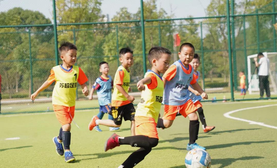 苏奥篮球训练营,国际青少年足球冬令营