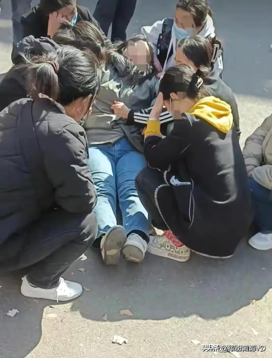 学生罚站死亡原因,学生罚站倒地死亡后续