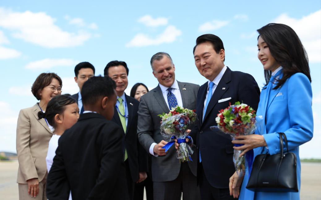 韩国第一夫人穿红色衣服,韩国第一夫人装扮