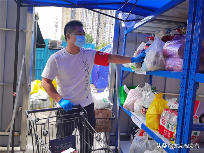 大件物品输送流水线,运送大量物资视频