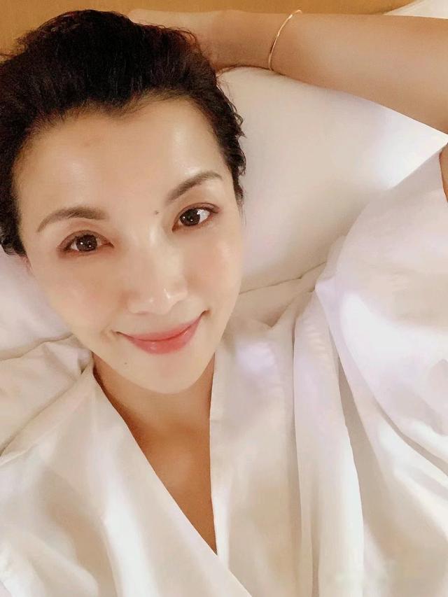 用什么粉底液都脱妆是什么原因,为什么涂完粉底液脸会脱妆