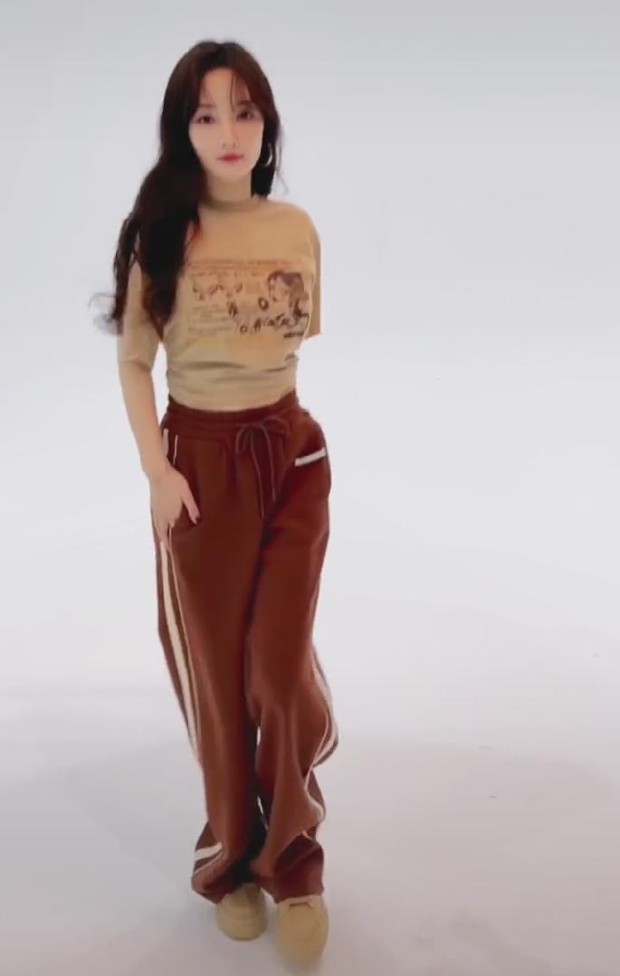 李小璐PG1疑设计情侣品牌，同养一只宠物被质疑同居