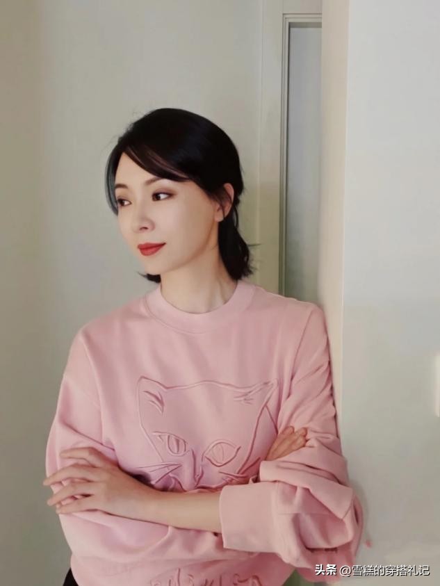 黑长直今年流行短发个个减龄气质,减龄黑长直短发