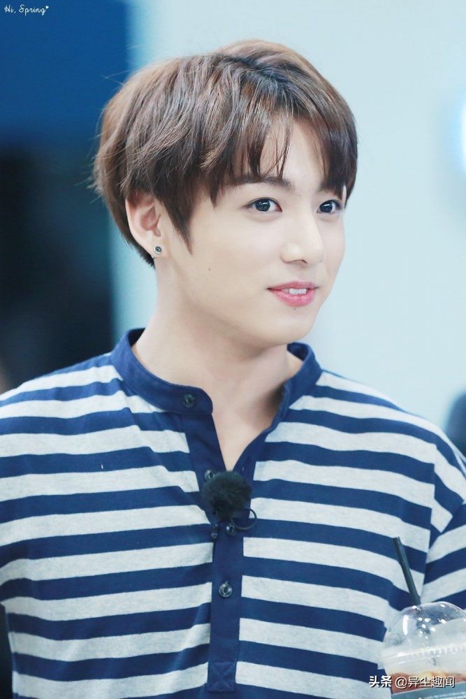 漂亮的兔牙圆脸女明星,十大兔牙的女明星