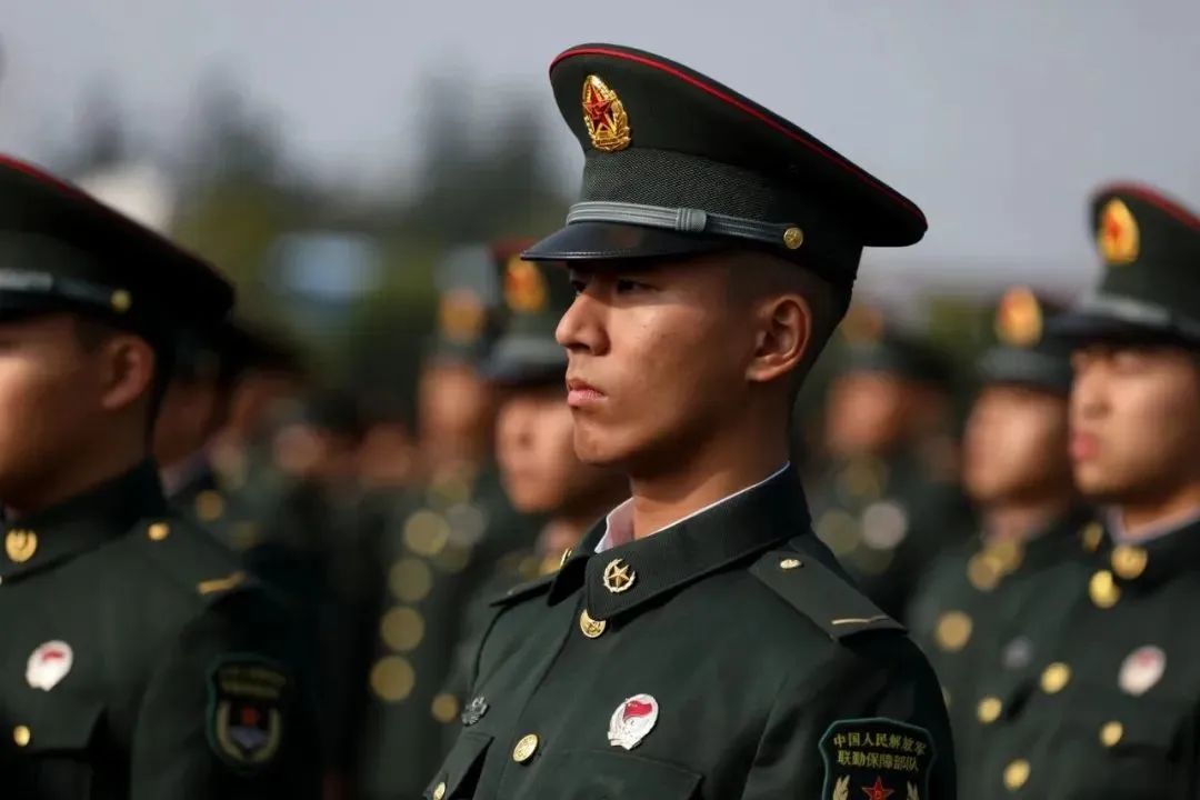 新兵授衔仪式最新照片,新兵下连授军衔什么时候开始的