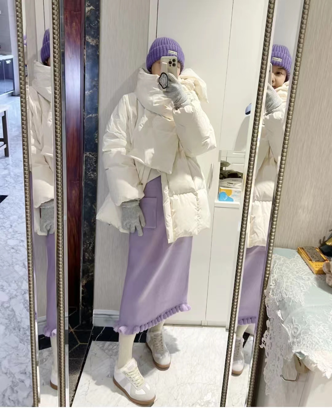 短款白色羽绒服的最佳搭配半身裙,羽绒服搭配哪些裙子才时髦