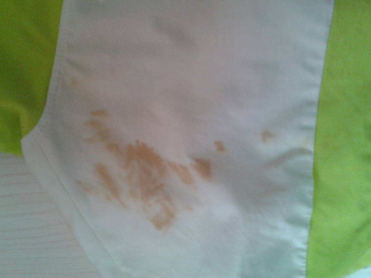 各种颜色的衣服一起洗怎么不染色,一件衣服两种颜色相互染色怎么办