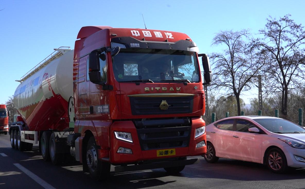 汕德卡g7h天然气车590马力试驾,汕德卡g7s燃气车最新款