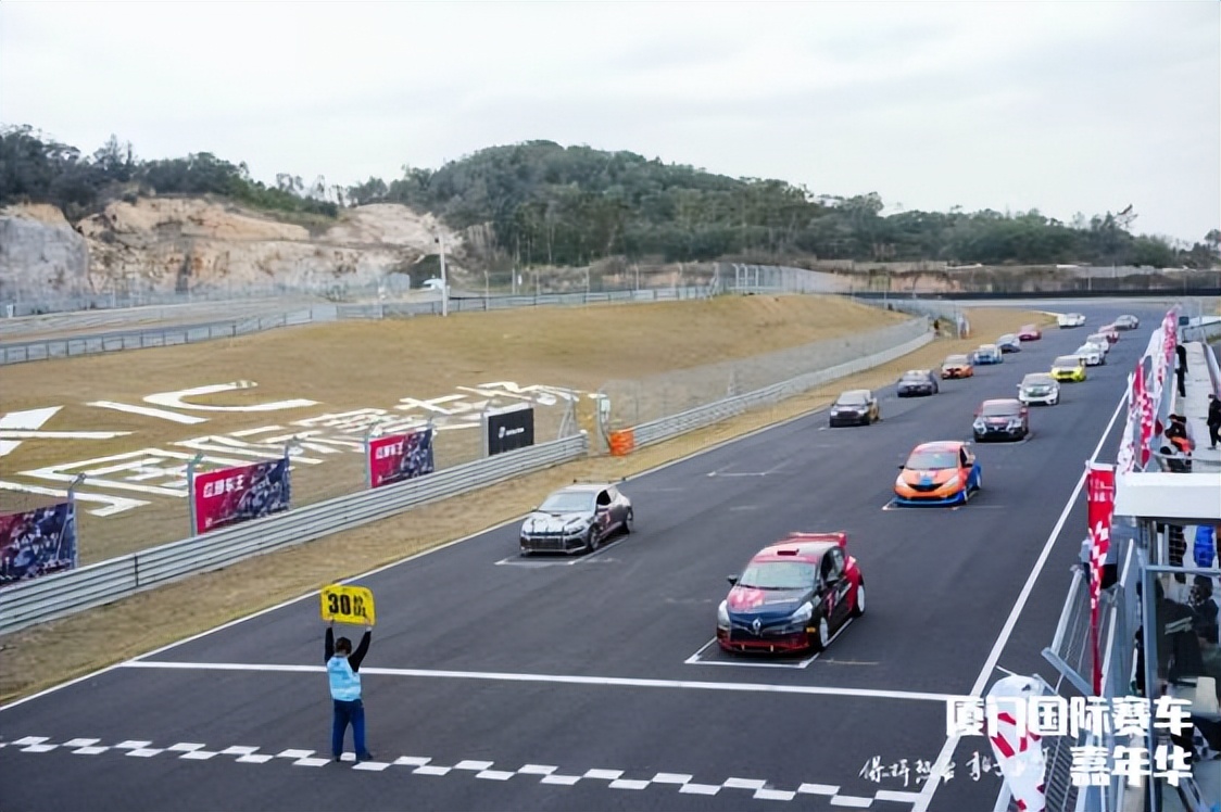 极速对决,点燃冬日!2023厦门国际赛车嘉年华圆满收官