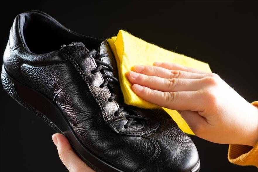 鞋子上的污渍总洗不掉?学会了这3招,从此不去洗鞋店花冤枉钱