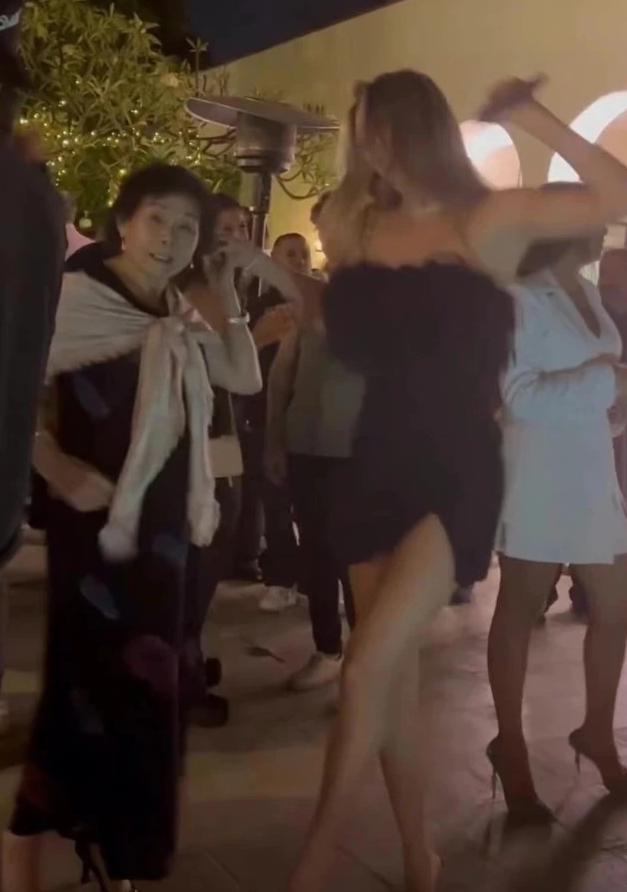 谷爱凌晒与奶奶合照一双绣花鞋,谷爱凌奶奶全集视频