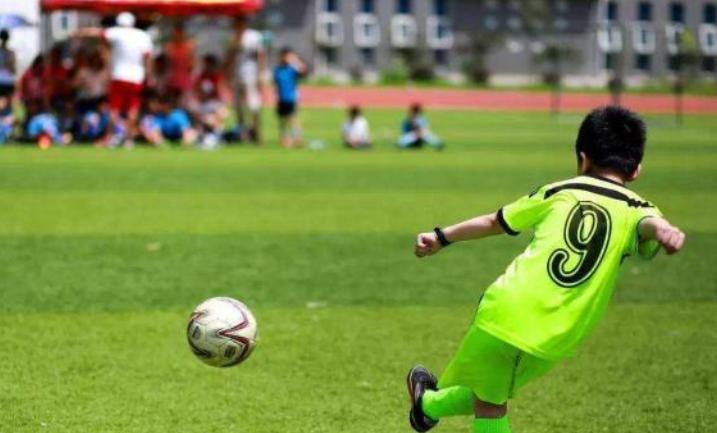 外国足球教练说没钱踢不了,中国足球外教评论中国现状