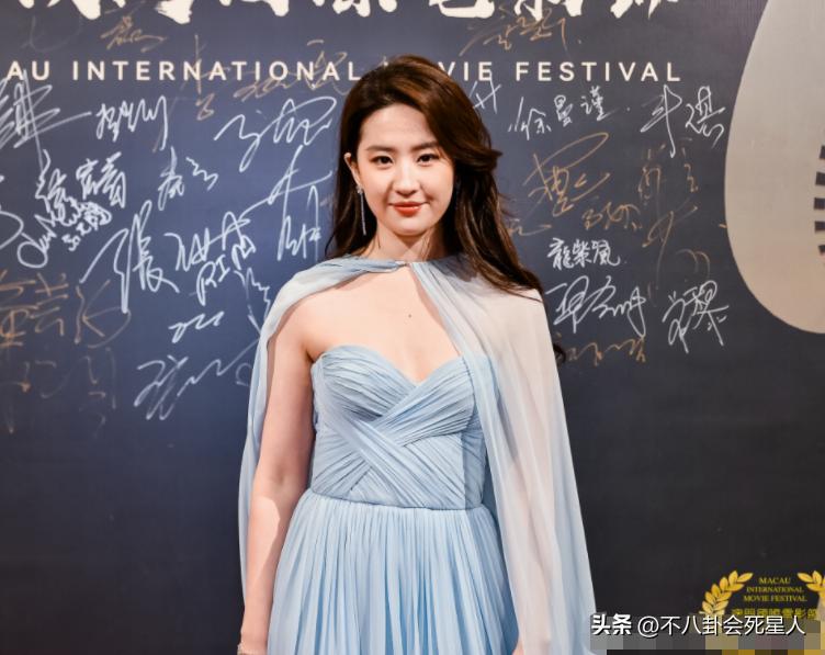 姚晨红毯造型翻车盘点,姚晨红毯奇葩