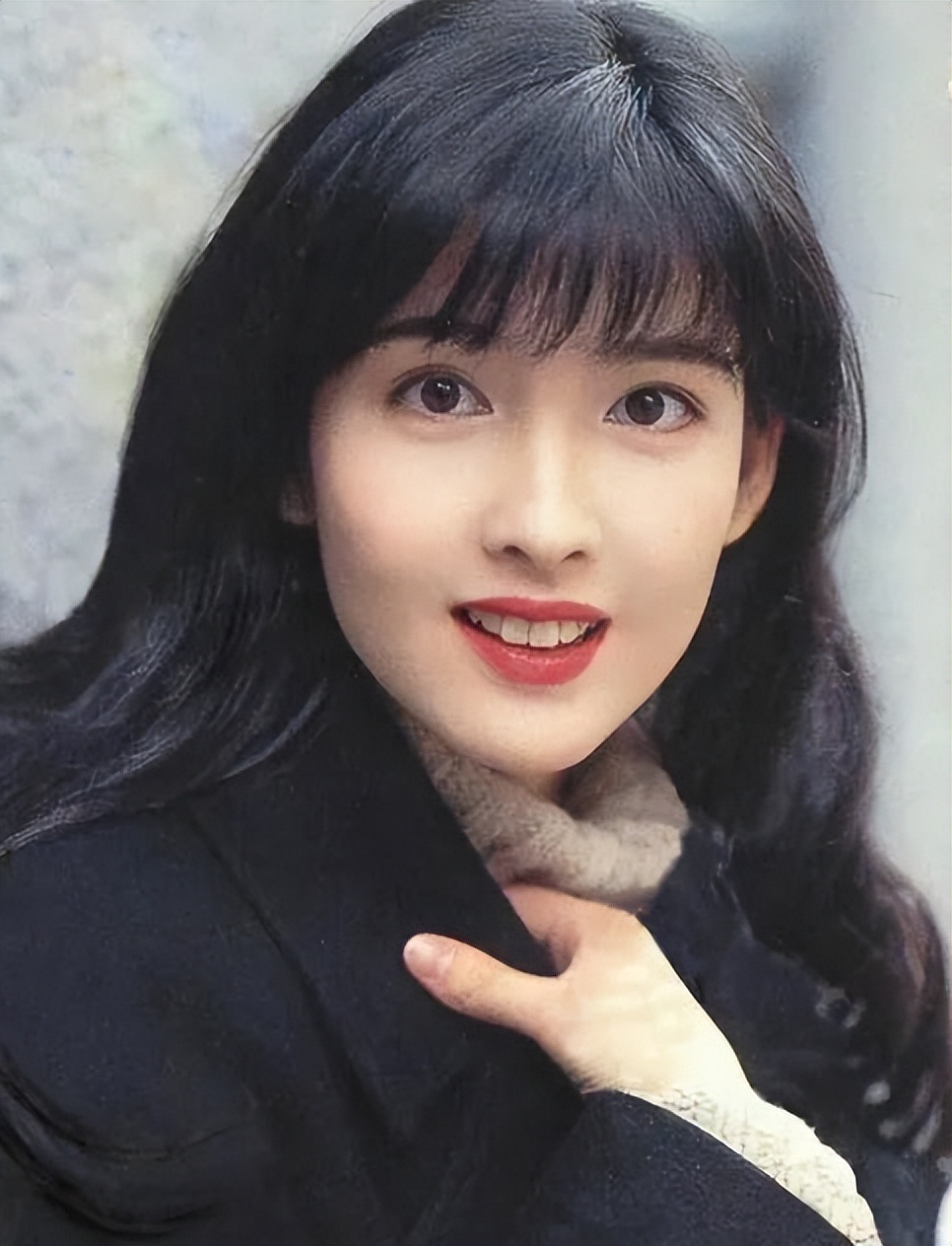 狂揽*钟金**奖、歌坛天后、美艳亲王，她们貌美有才却被伴侣无情伤害