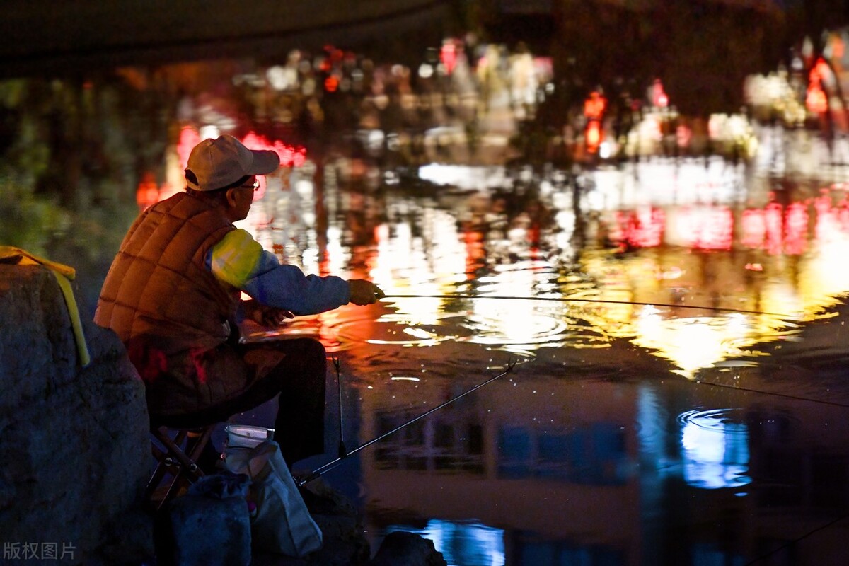 夜钓不开灯能钓到鱼吗,夜钓天冷不上鱼怎么办