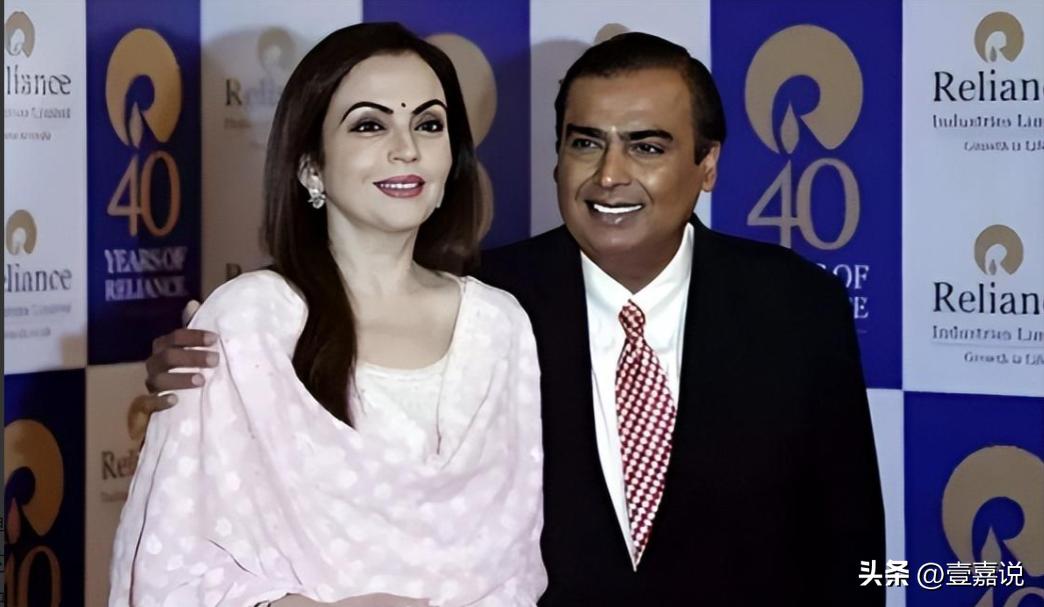 印度首富之妻有多壕,印度首富的妻子手机壳