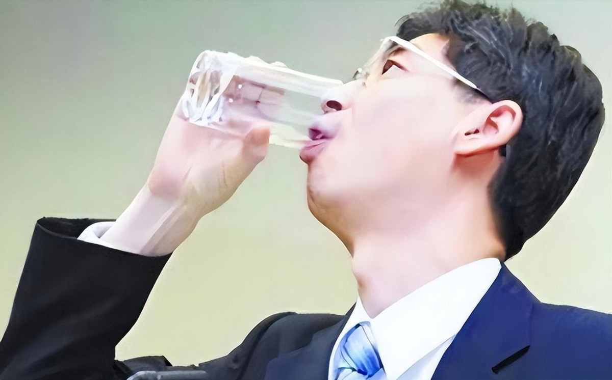 去日本福岛核电站,中国人去日本要喝核废水吗