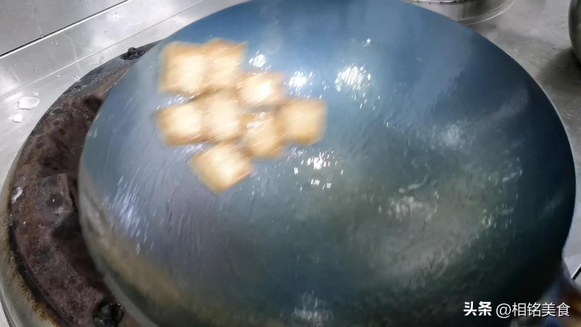 新铁锅怎样开锅小妙招视频,不粘锅的铁锅最佳开锅方法