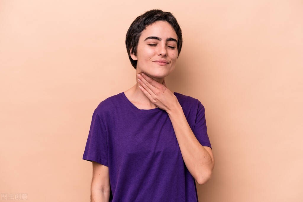 喉咙痒咽炎怎么治疗才能彻底除根,咽炎慢性痰多最简单的自愈方法