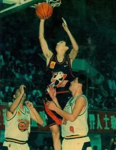 郭士强球员时期拼命三郎,郭士强打球视频拼命三郎