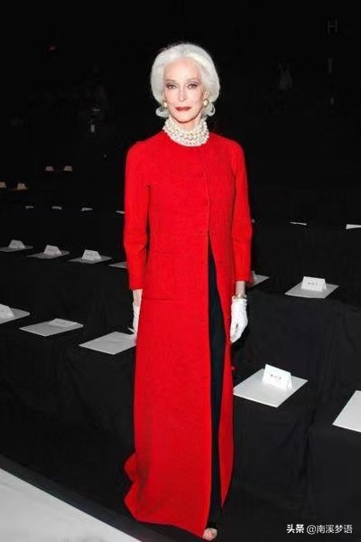 90岁超模卡门死亡之吻,92岁超模卡门