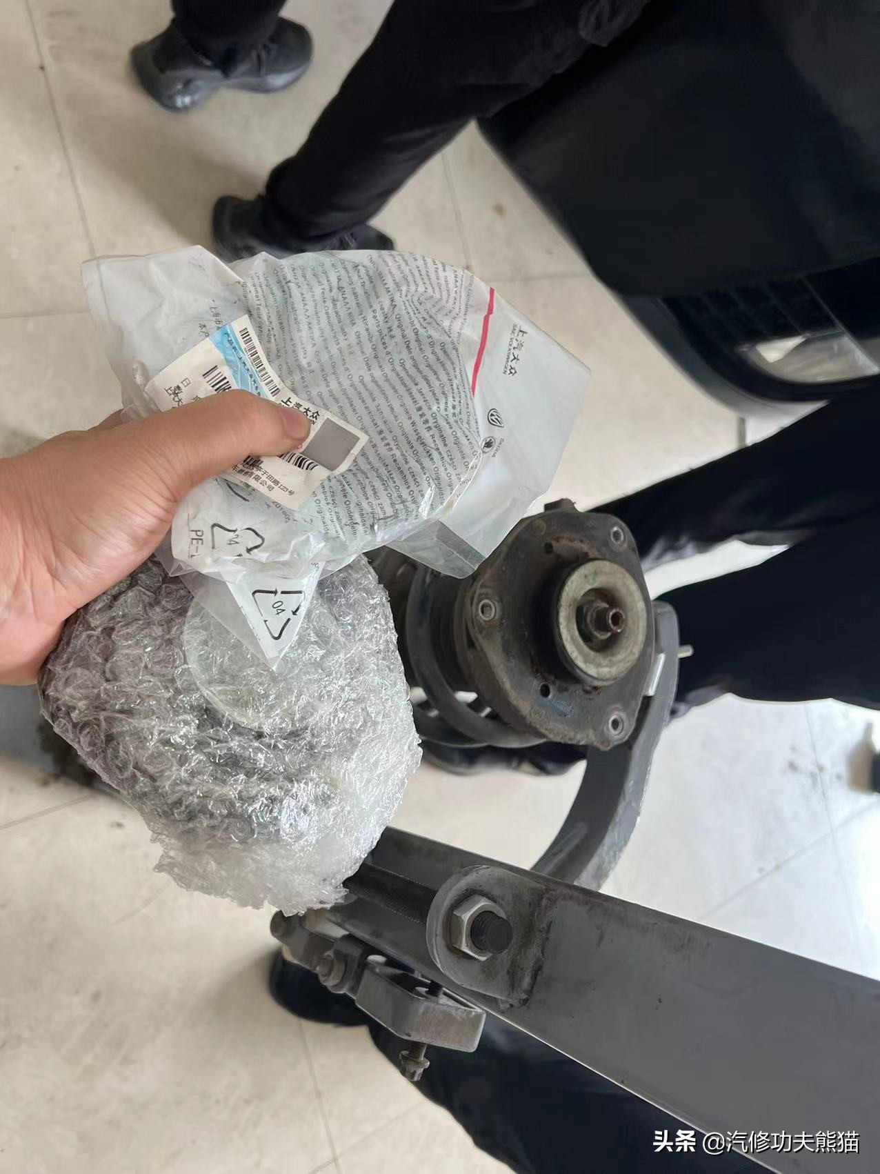 严谨的德国工人钣金修复,严谨的德国师傅修复事故车